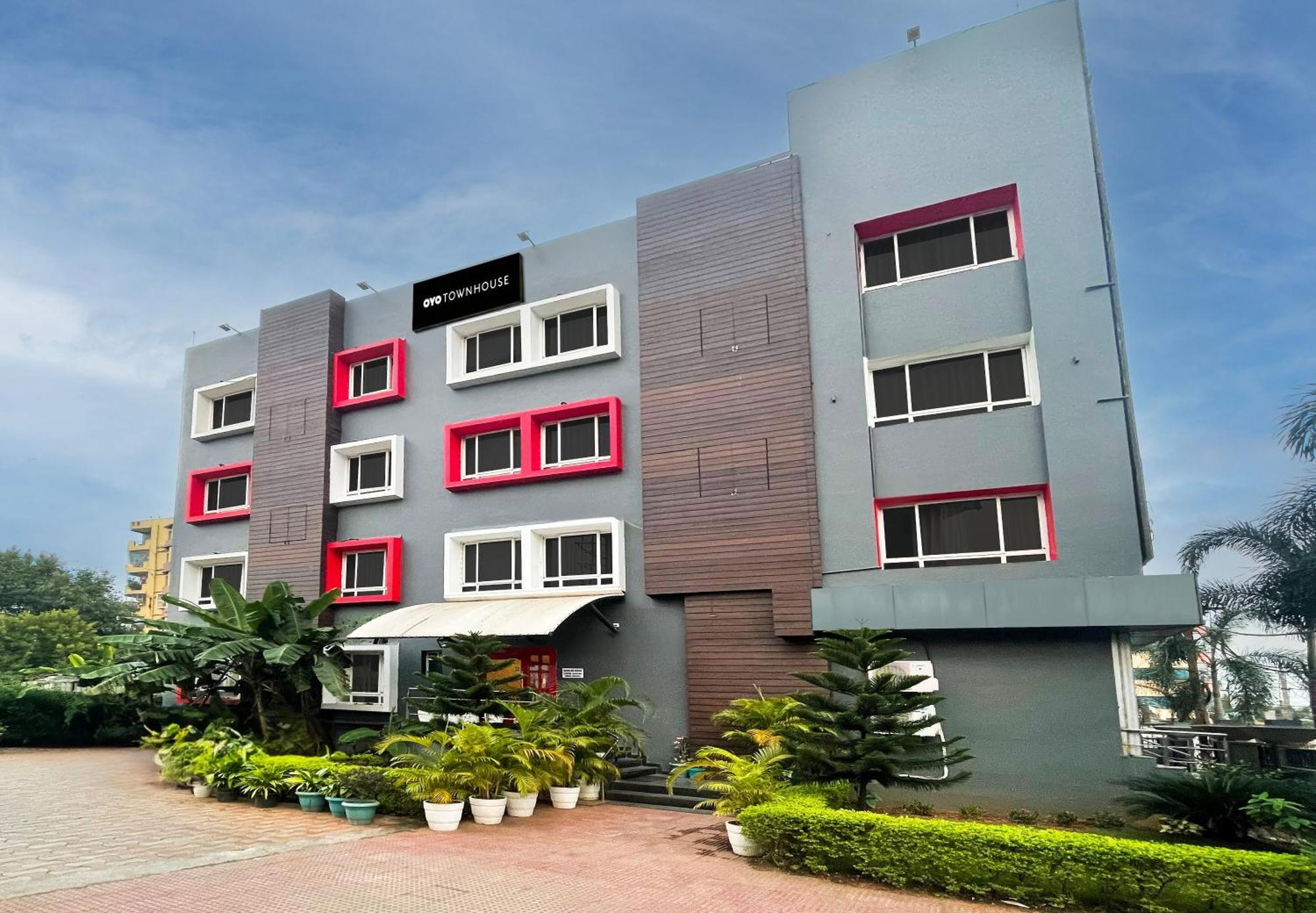 Hotel Super Townhouse Swain Heritage Bhubaneswar